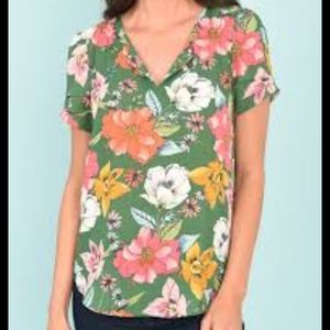 DR2 Magnilia blouse, euc